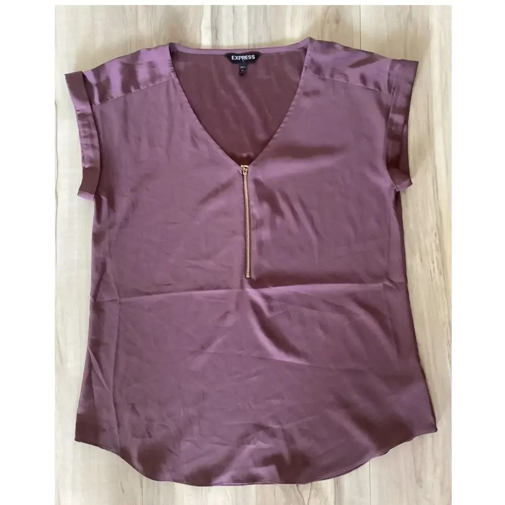 2 Express Tops Cream and Purple Blouse With Gold Zipper Size Large - Picture 2 of 6